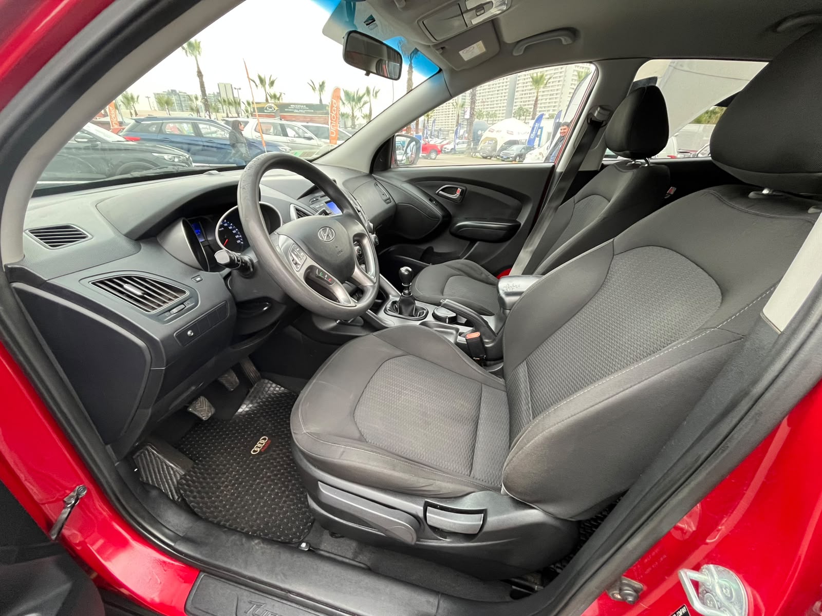 Hyundai NEW TUCSON GL CRDI 2.0 2014 - Imagen 9 de 18