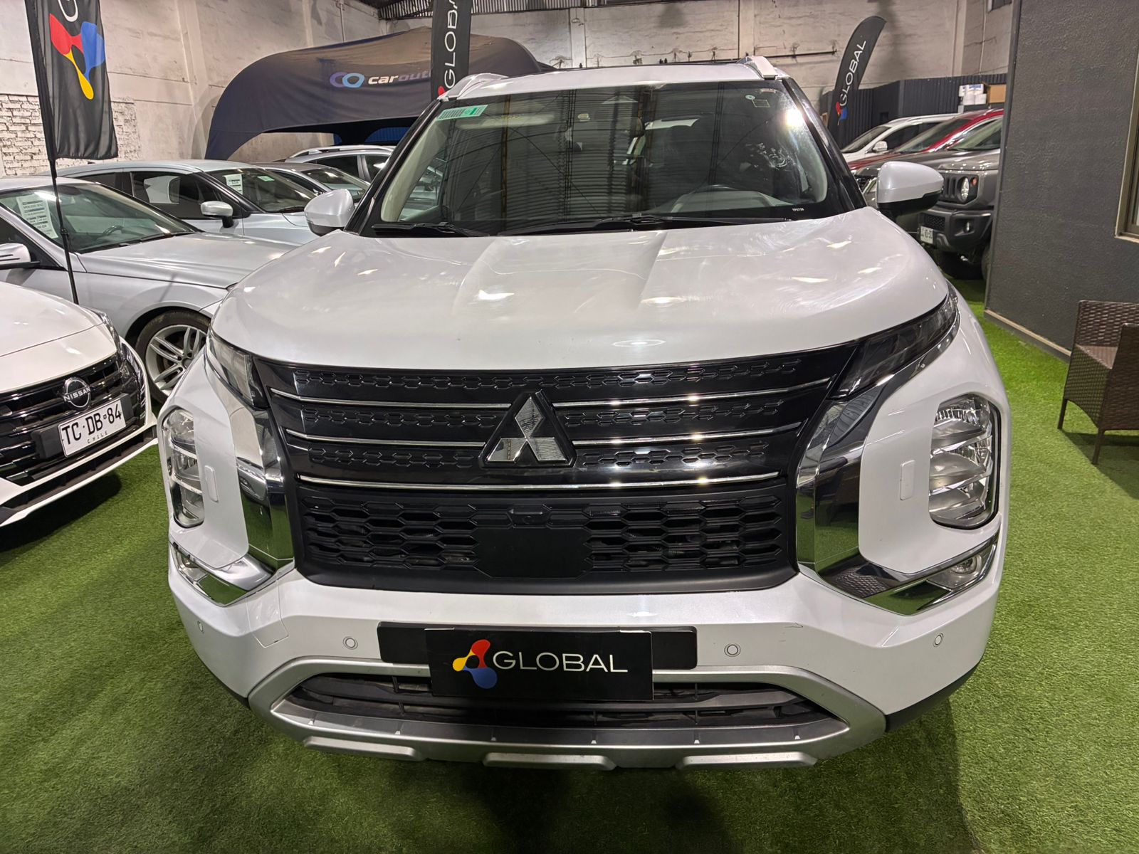 MITSUBISHI OUTLANDER GLS 4X4 2024 - Imagen 6 de 12