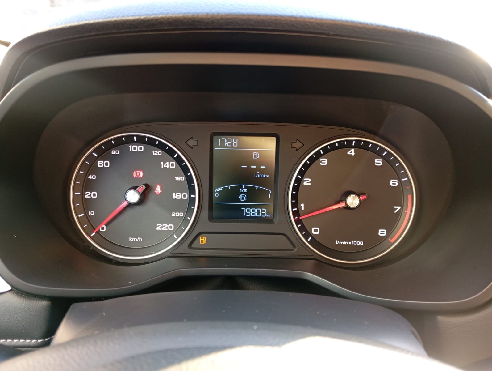 MG 5 CVT 1.5 2024 - Imagen 9 de 12