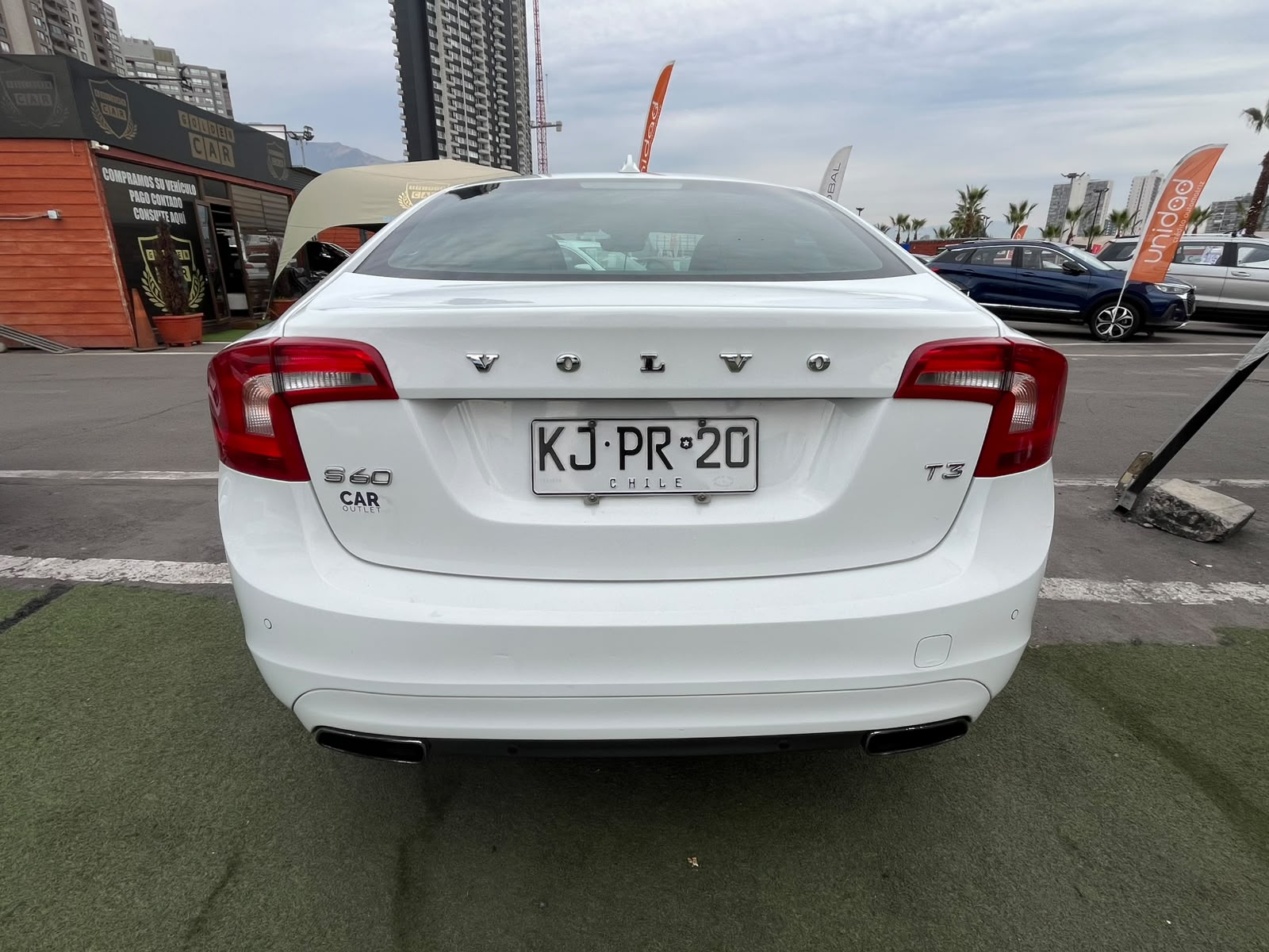 Volvo S60 T3 COMFORT 2018 - Imagen 4 de 19