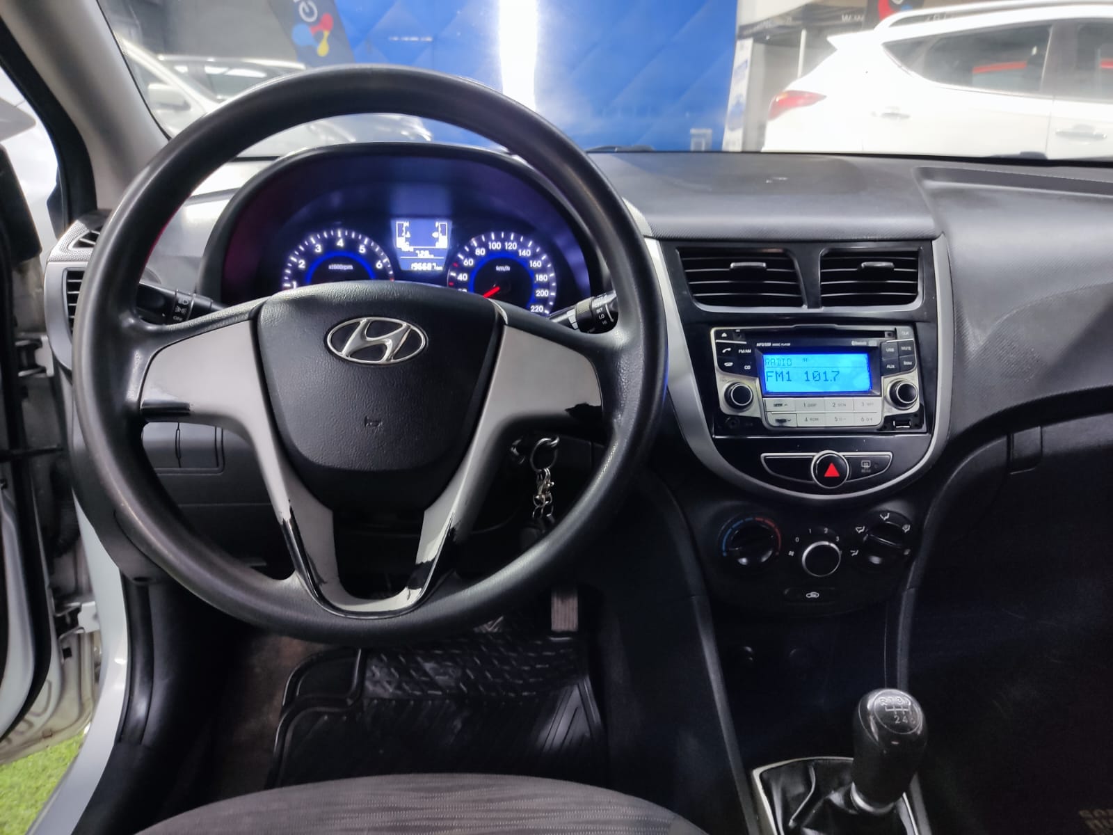 Hyundai ACCENT GL 1.4 2015 - Imagen 10 de 11