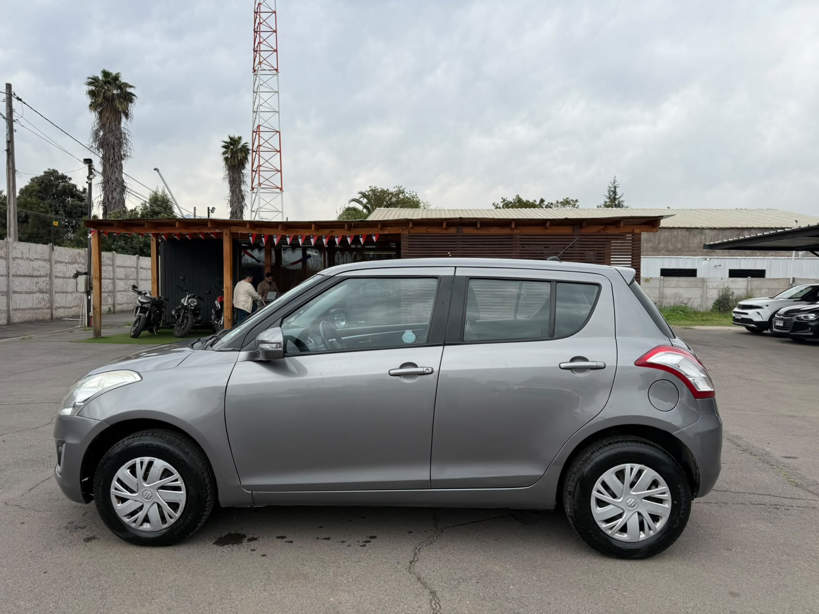 Suzuki SWIFT GL 1.2 2016 - Foto 2 de 20