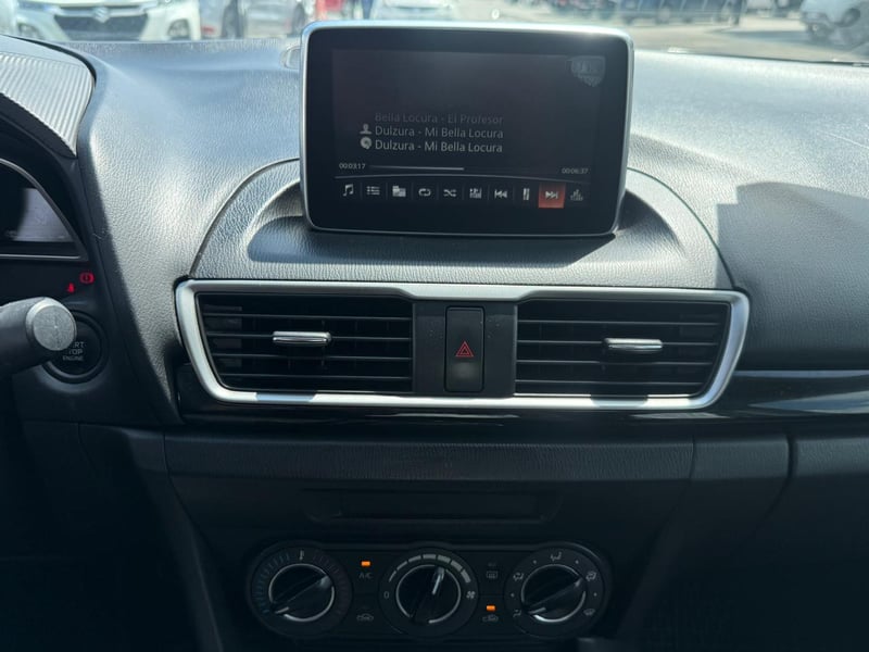 Mazda 3 SEDAN 2.0 2016 - Imagen 15 de 20