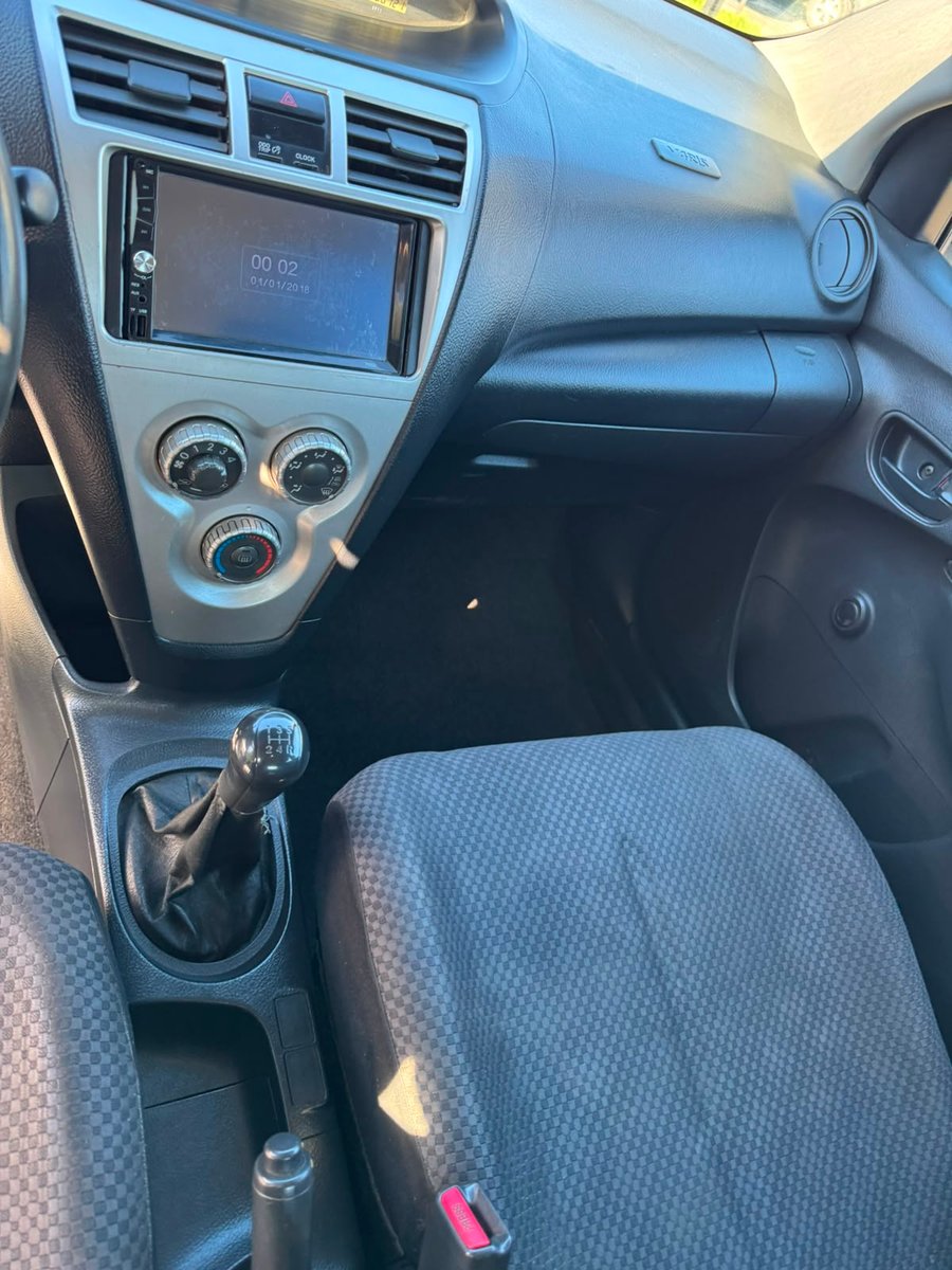 Toyota YARIS GL 2008 - Imagen 8 de 9