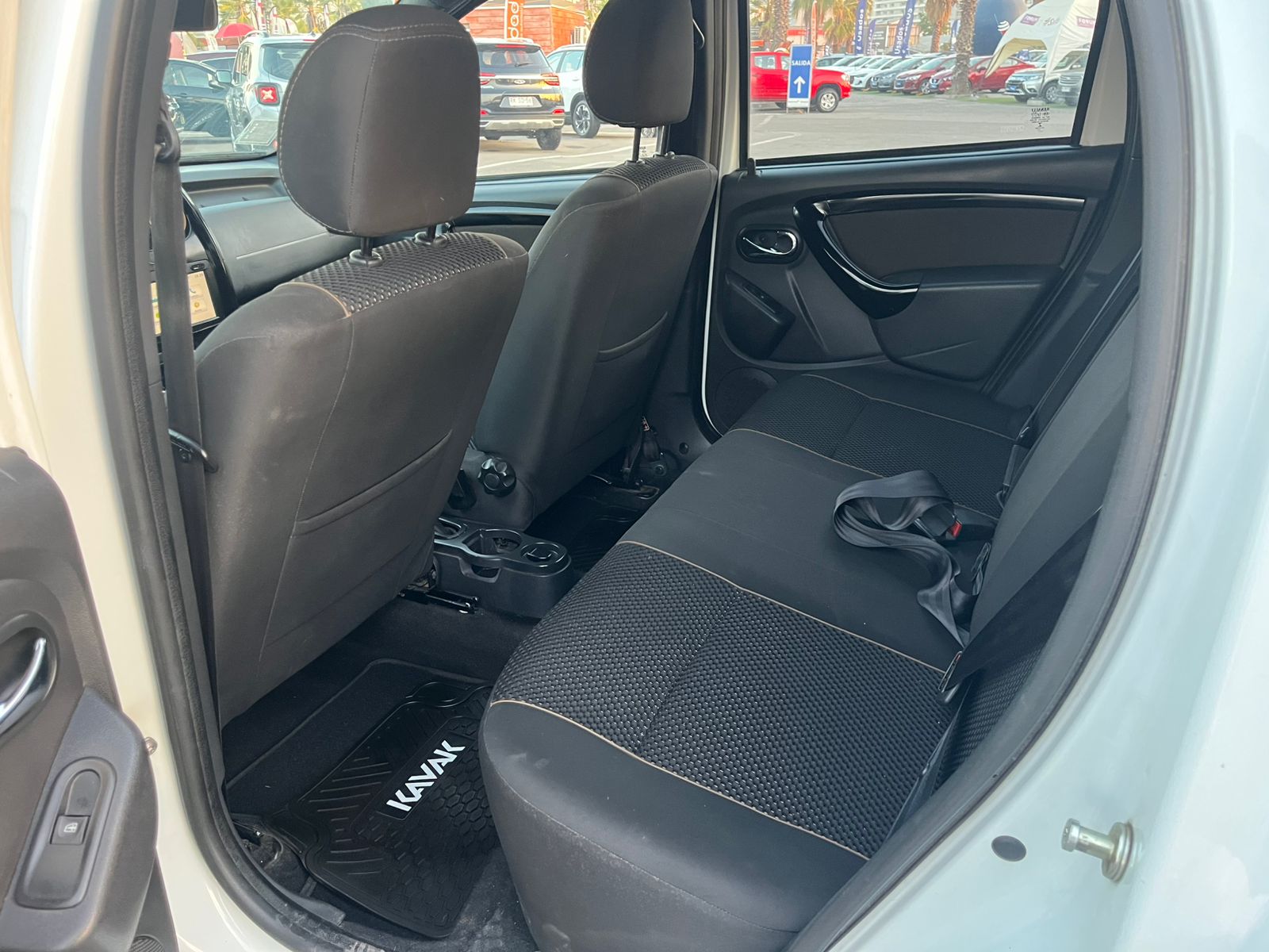 Renault DUSTER ZEN 1.6 2018 - Imagen 16 de 18