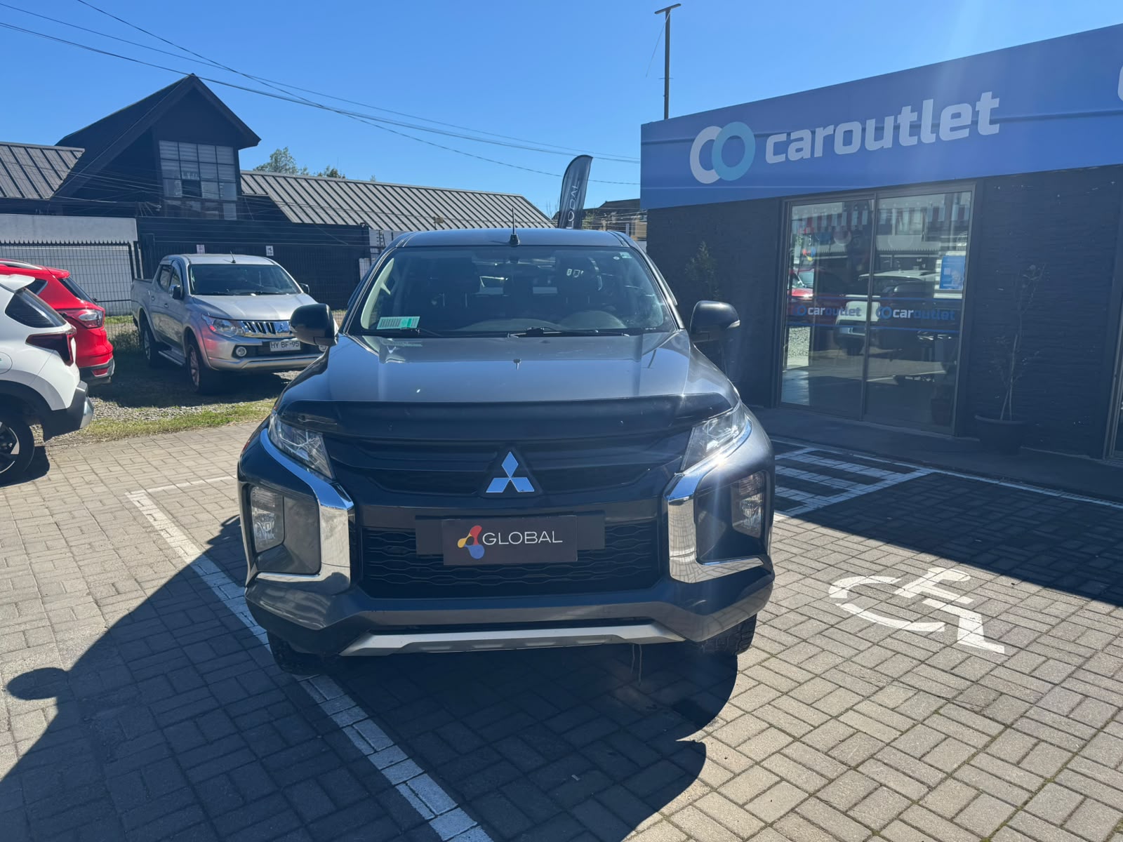 Mitsubishi L200 DAKAR 4X4 DCAB 2.4 AUT 2023 - Imagen 6 de 11