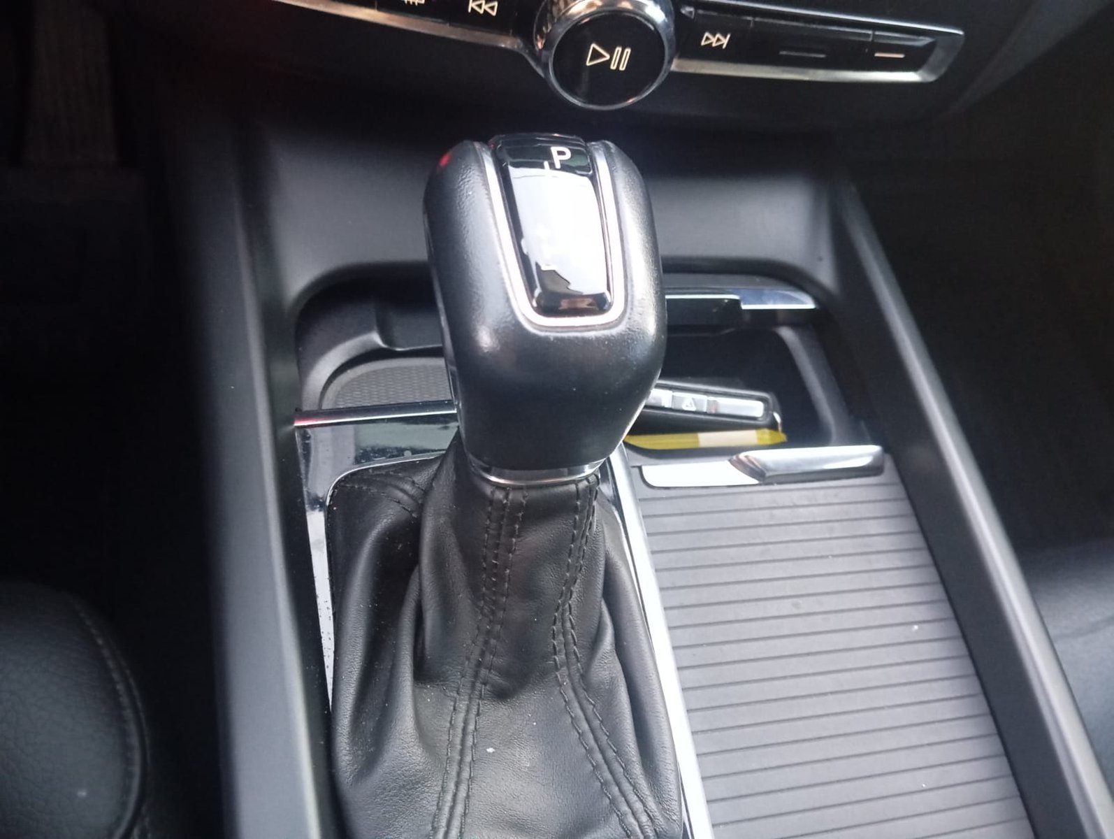 Volvo XC60 T5 MOMENTUM 4X4 2.0 AUT 2021 - Imagen 11 de 13