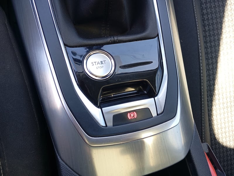 Peugeot 308 ALLURE BLUEHDI 1.5 2019 - Imagen 13 de 15