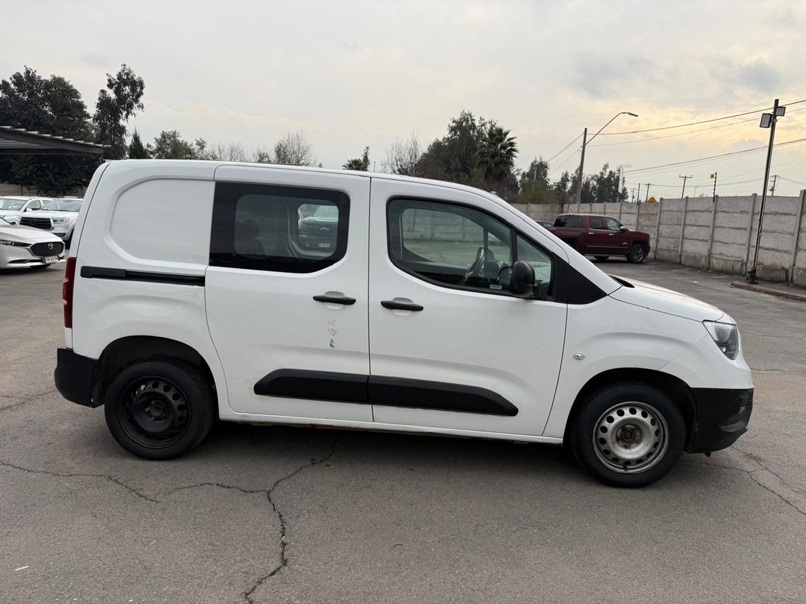 Opel COMBO 1.6 2022 - Imagen 6 de 20