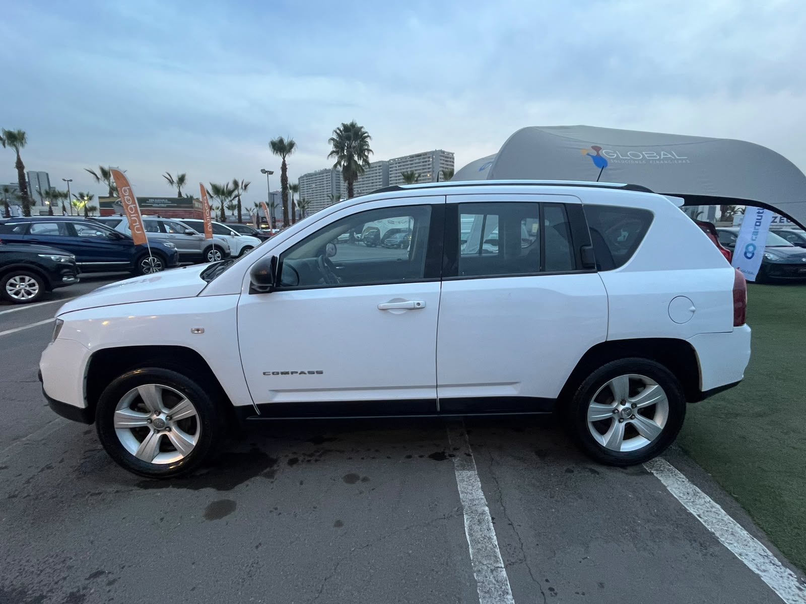 Jeep COMPASS SPORT 2.4 AUT 2015 - Foto 2 de 16