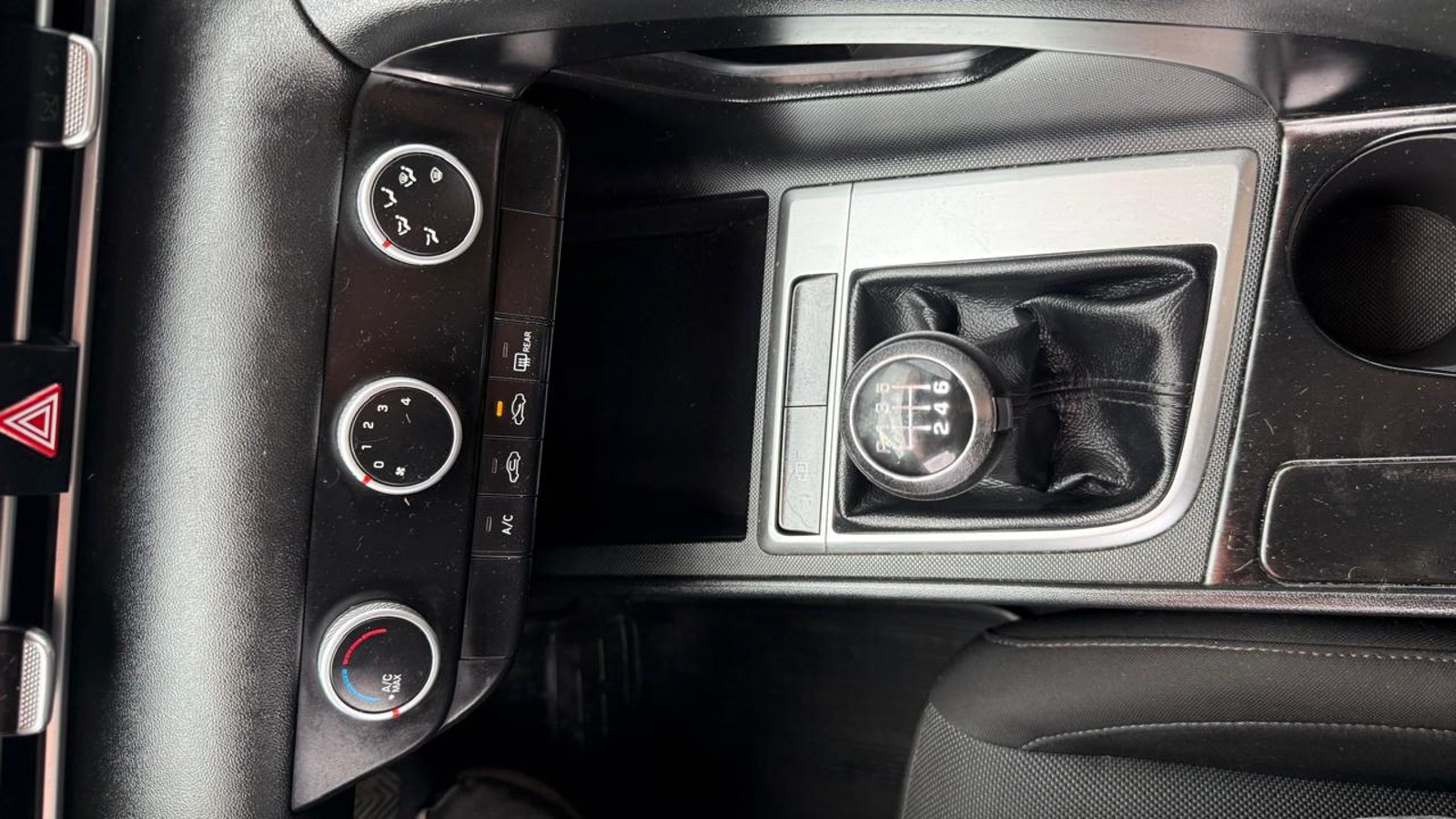 HYUNDAI ELANTRA CN7 1.6 2023 - Imagen 18 de 20