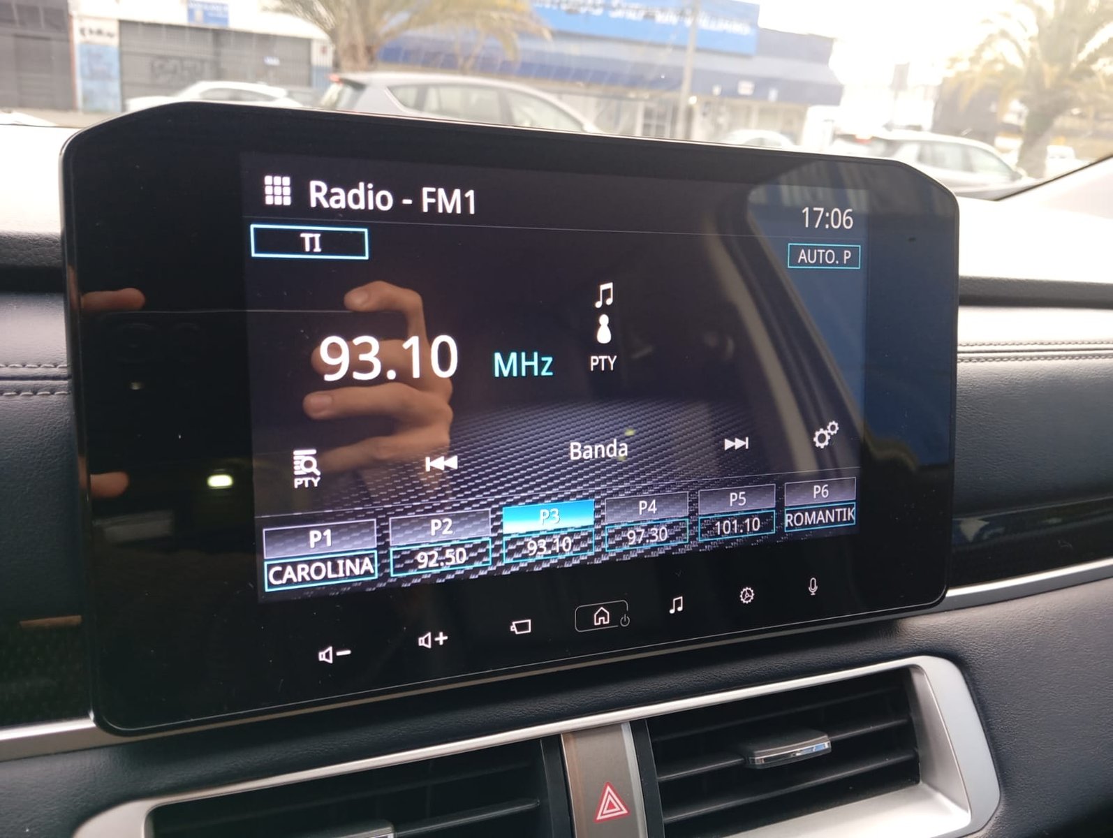 Mitsubishi XPANDER CROSS 1.5 AUT 2025 - Imagen 13 de 15