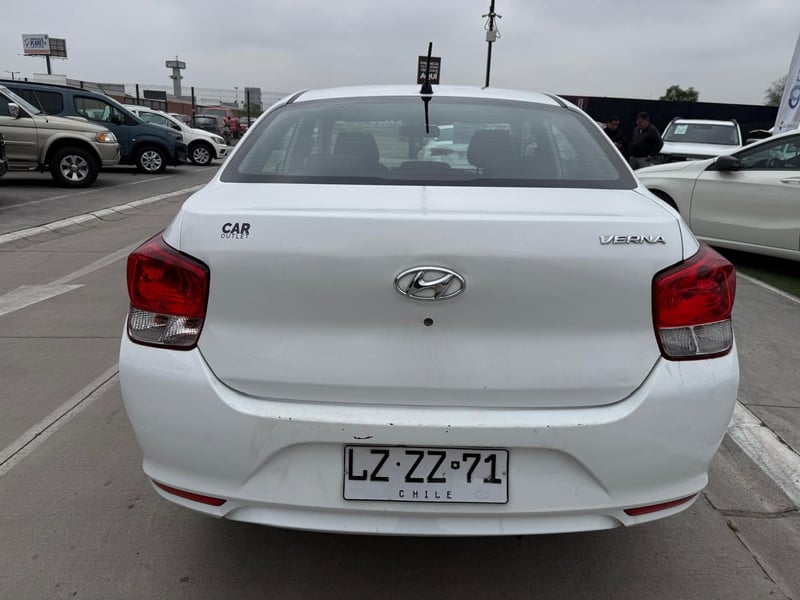 Hyundai VERNA CB 1.4 2020 - Imagen 4 de 20