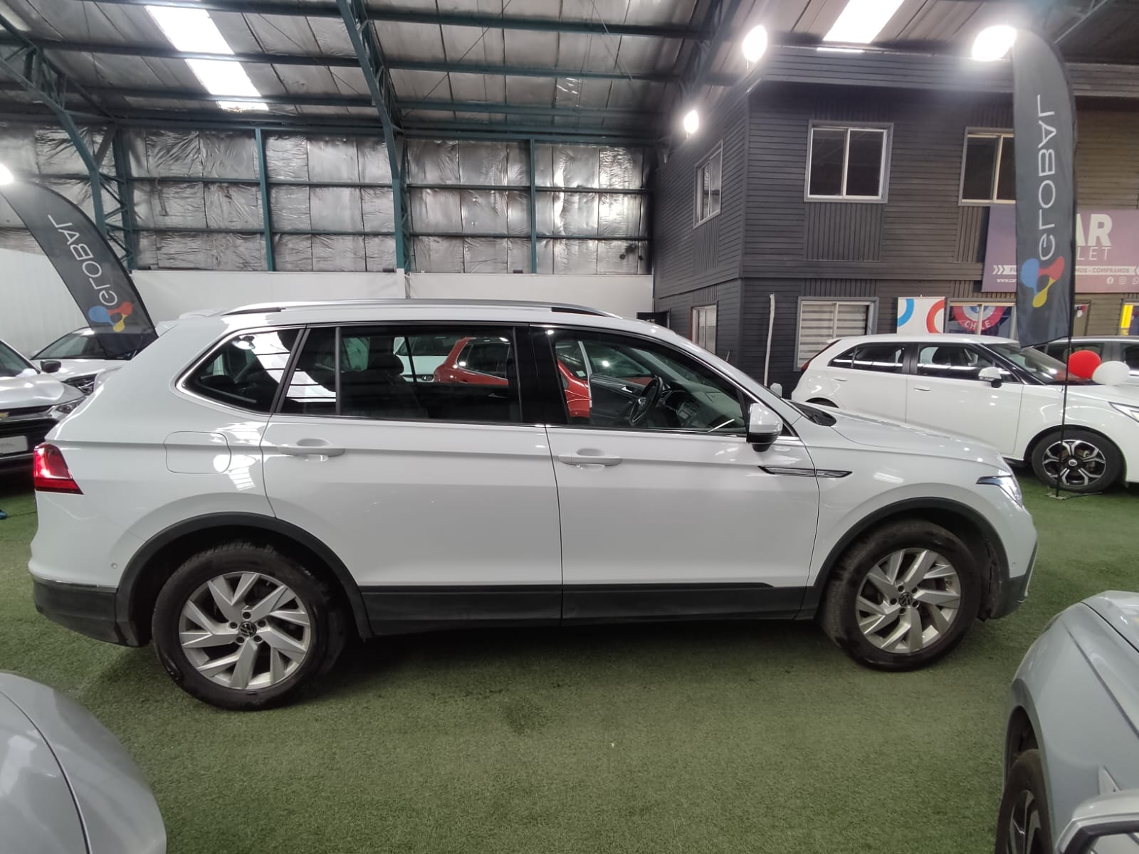 Volkswagen TIGUAN TSI 1.4 AT 2024 - Imagen 6 de 14