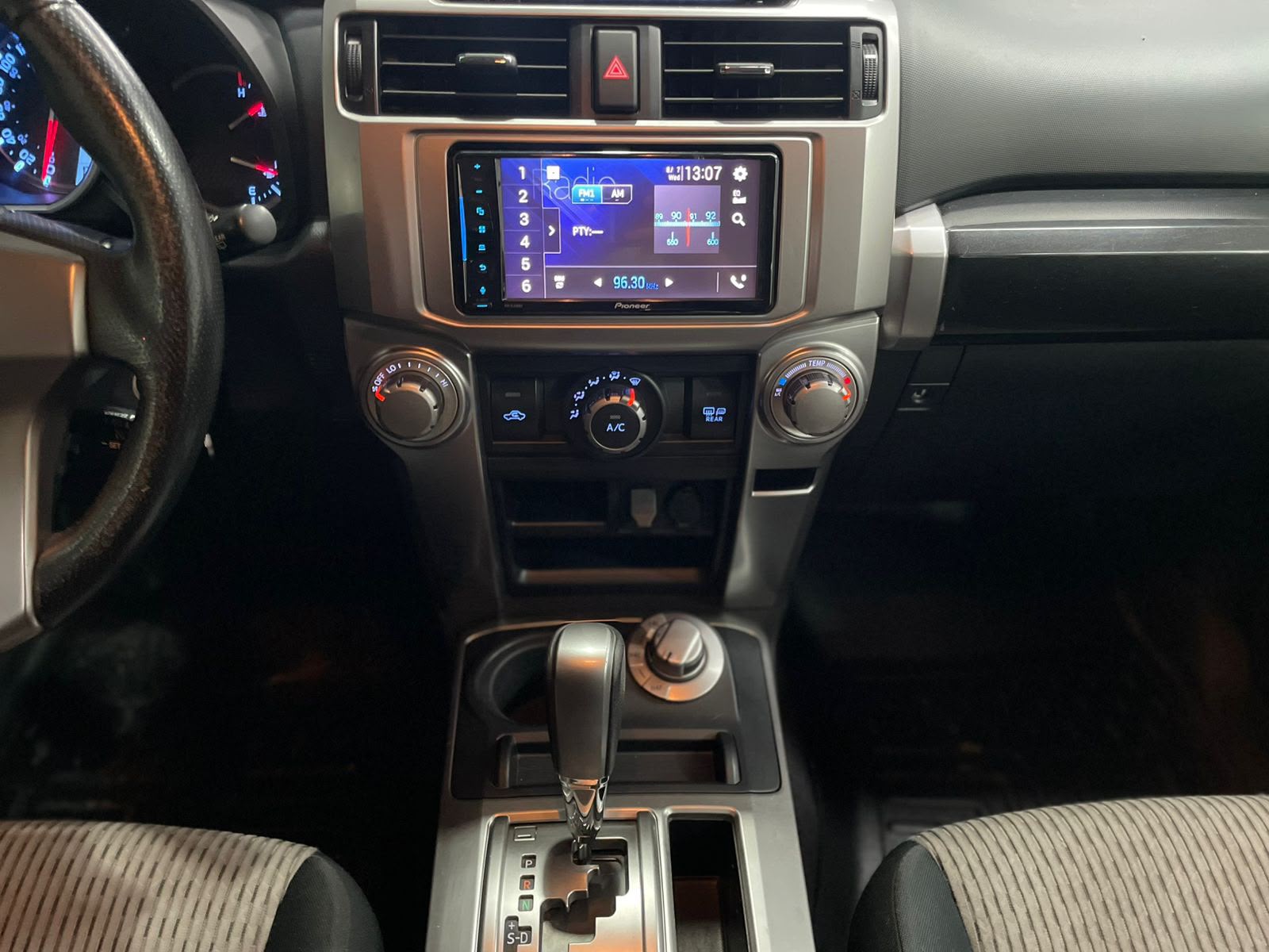 Toyota ALL NEW 4RUNNER SR5 4.0 AUT 2014 - Imagen 13 de 13