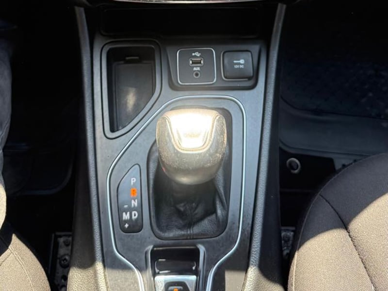 Jeep CHEROKEE LONGITUDE 4X2 2019 - Imagen 18 de 20