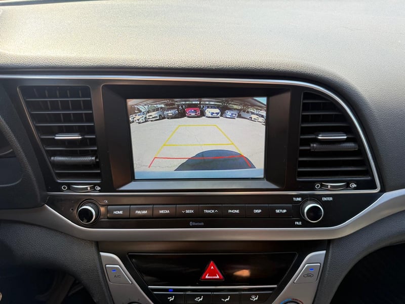 Hyundai ELANTRA AD 1.6 2018 - Imagen 16 de 20