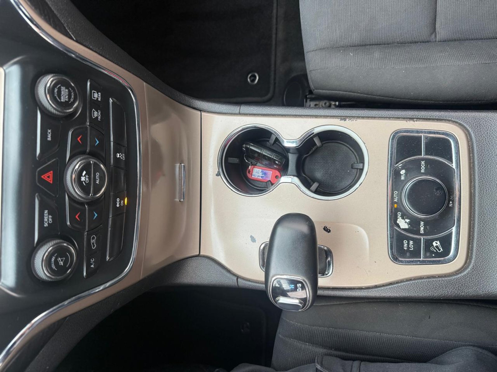 Jeep NEW GRAND CHEROKEE LAREDO 3.6 AUT 2014 - Imagen 17 de 20
