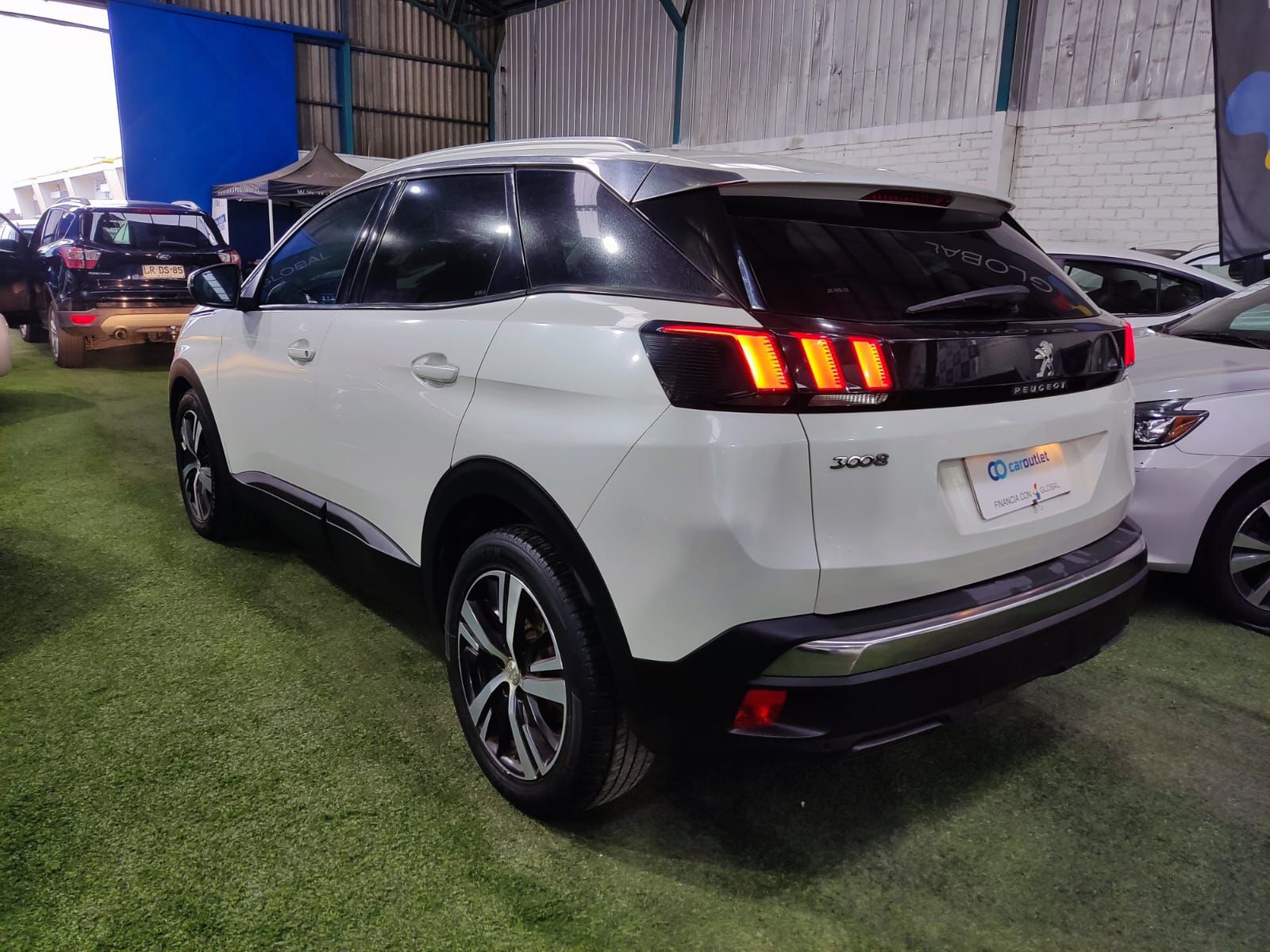 Peugeot 3008 ACTIVE 1.6 AT 2017 - Foto 2 de 13