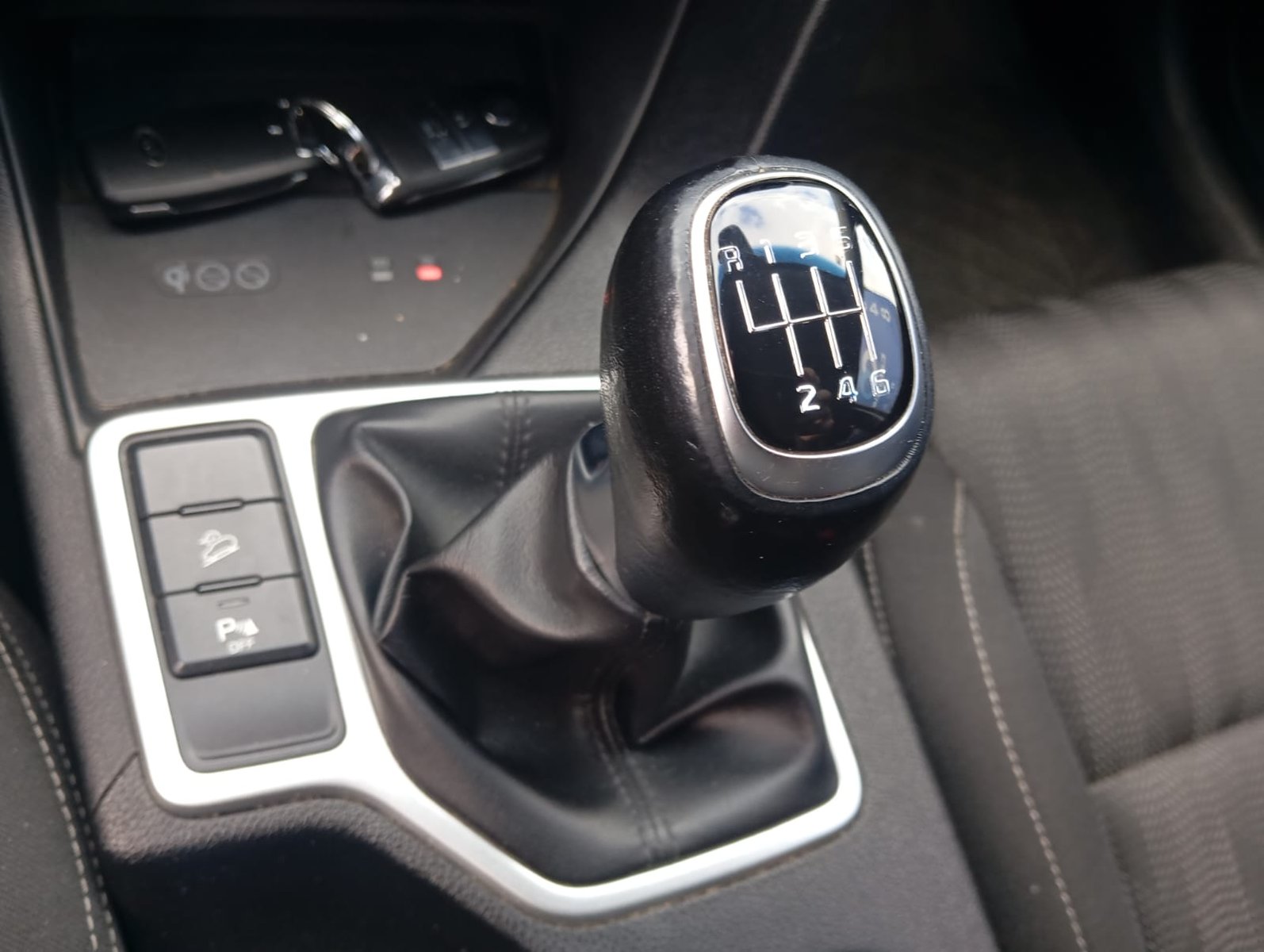 Kia SPORTAGE LX 2.0 2020 - Imagen 7 de 12