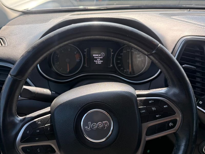 Jeep CHEROKEE LONGITUDE 4X2 2019 - Imagen 14 de 20