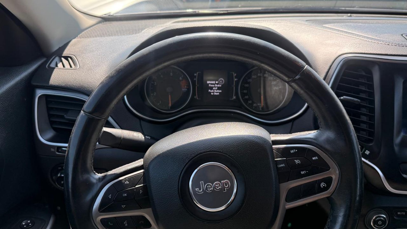 Jeep CHEROKEE LONGITUDE 4X2 2019 - Imagen 14 de 20