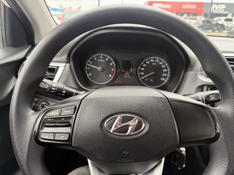 Hyundai VERNA CB 1.4 2020 - Imagen 13 de 20