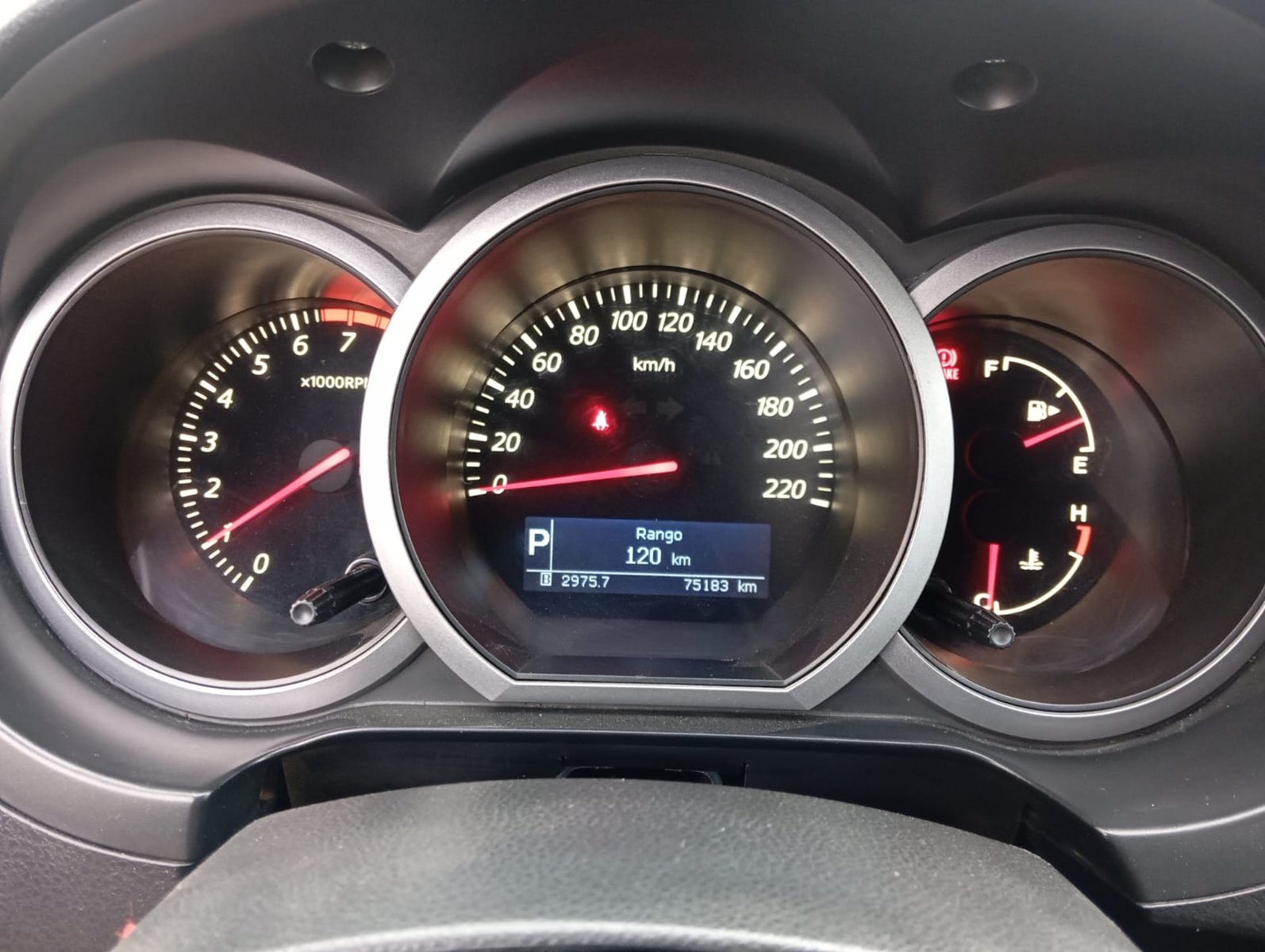 Suzuki GRAND NOMADE GLX 2.4 2019 - Imagen 9 de 11