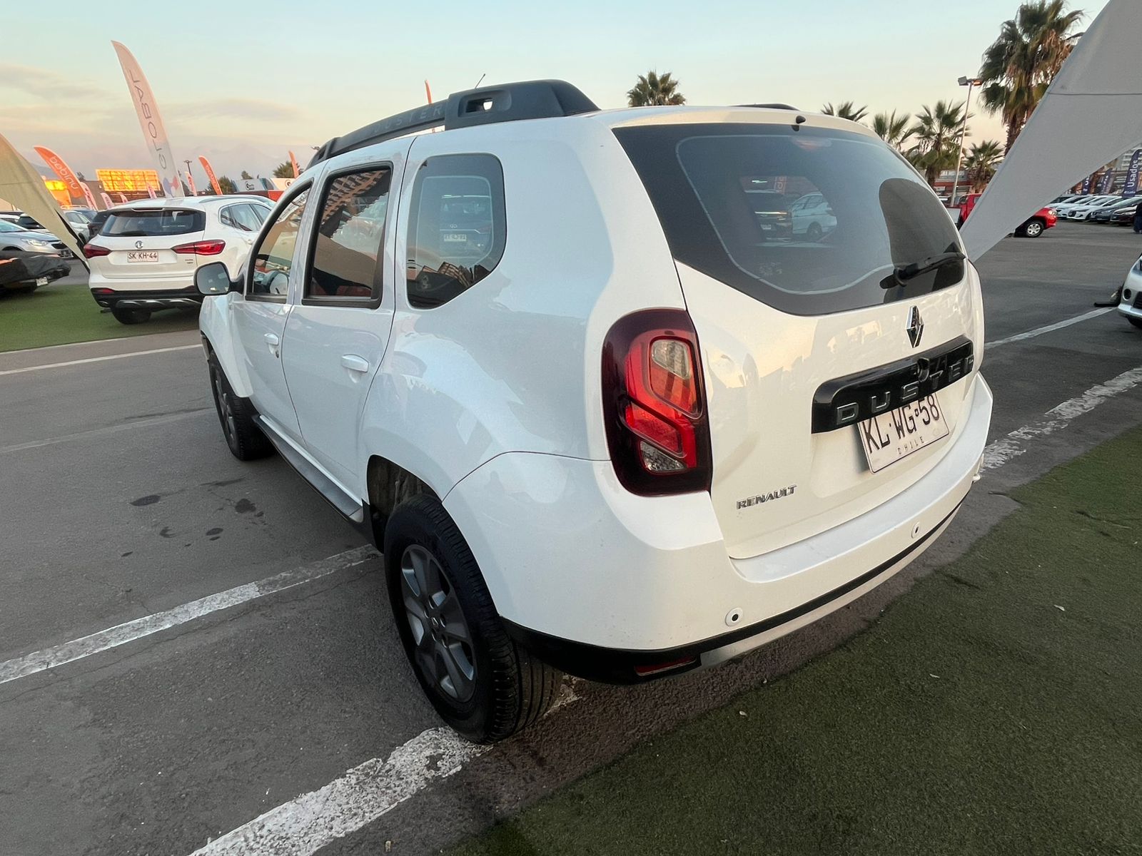Renault DUSTER ZEN 1.6 2018 - Foto 3 de 18