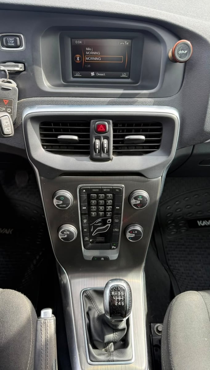 Volvo V40 T4 COMFORT 2015 - Imagen 15 de 19