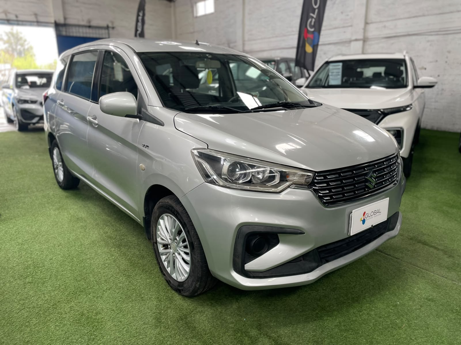 Suzuki ERTIGA GLX 1.5 2020 - Foto 5 de 10