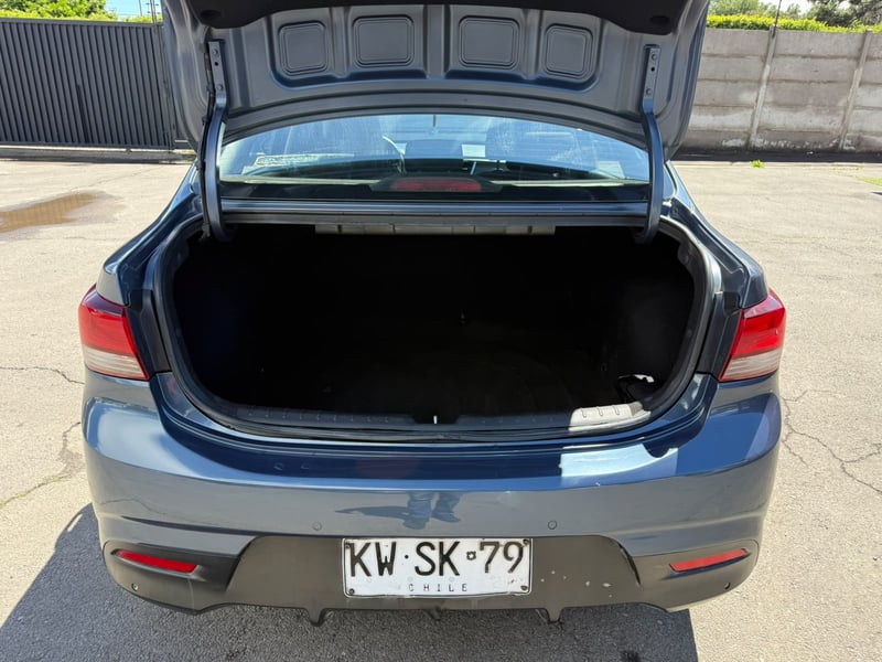 Kia RIO 4 LX 1.4 2019 - Imagen 17 de 18