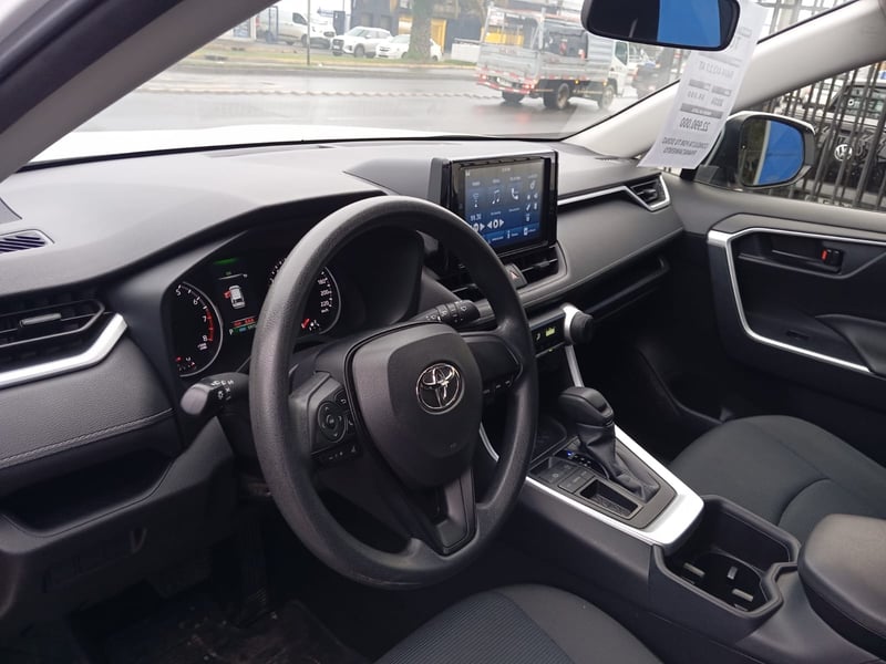 Toyota RAV4 4X2 2.0 AUT 2024 - Imagen 7 de 13
