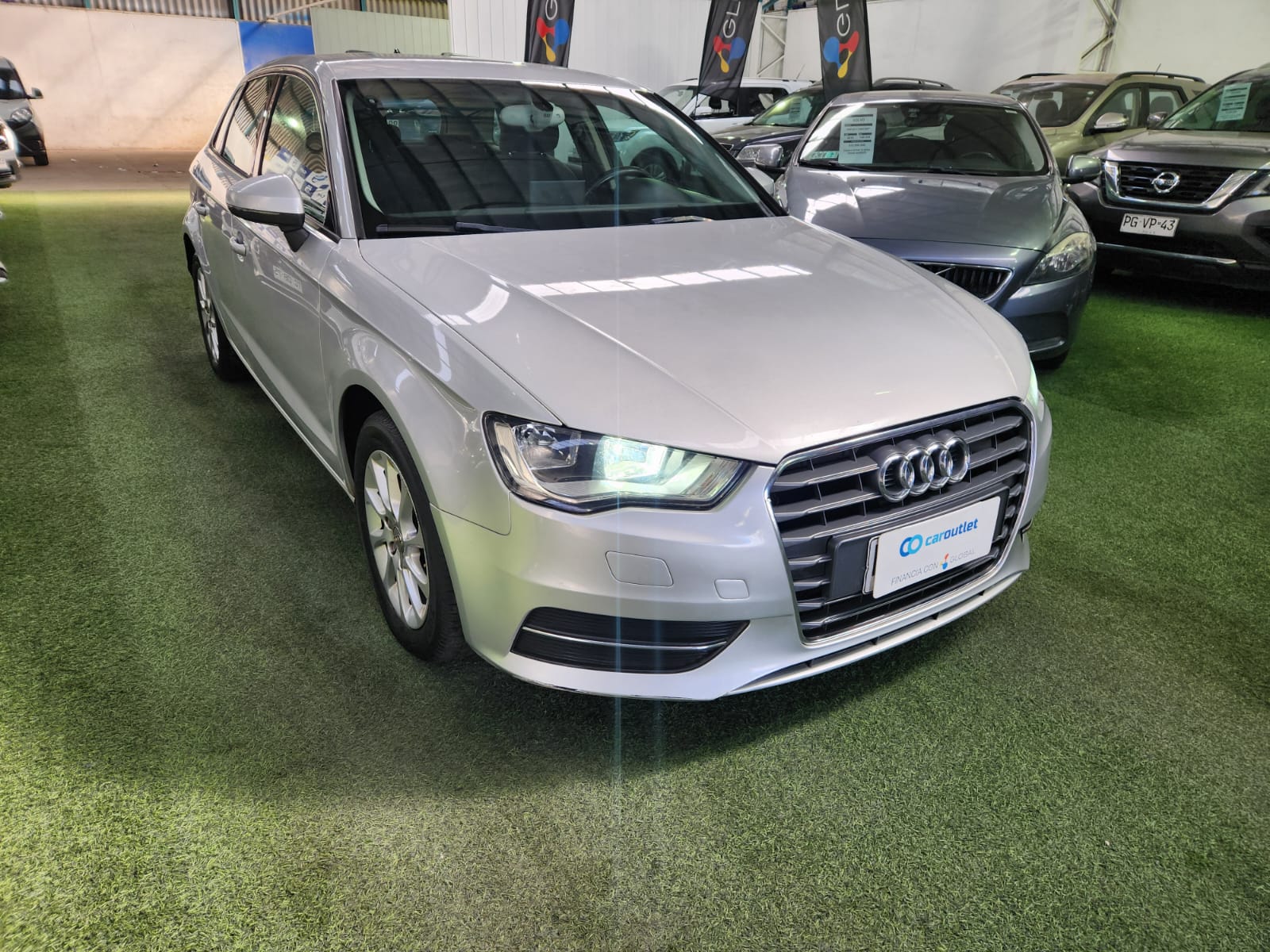 Audi A3 ATTRACTION 1.2 TFSI STRONIC 2014 - Foto 5 de 13