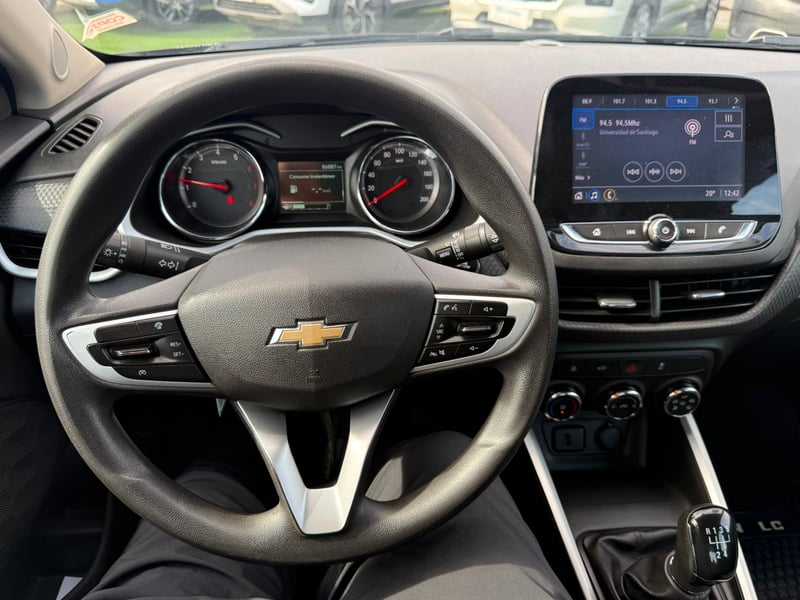 Chevrolet ONIX NB LT 1.0T 2022 - Imagen 12 de 19