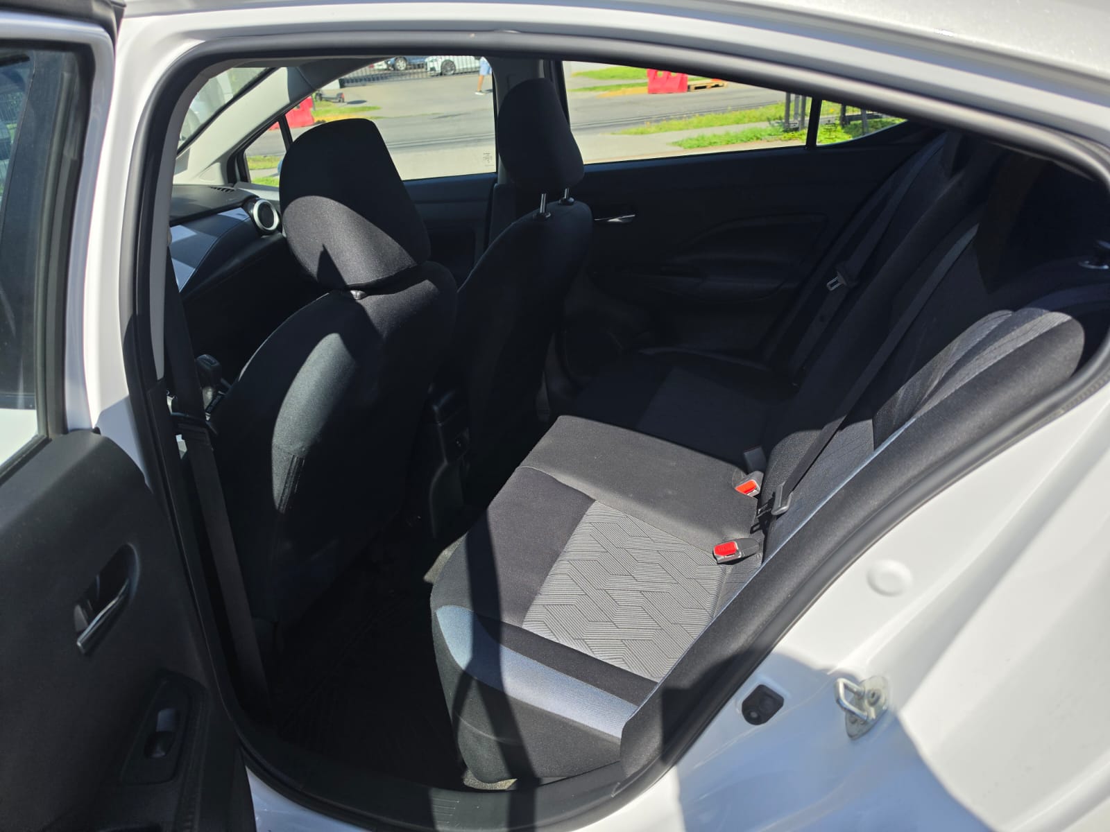 Nissan VERSA ADVANCE 1.6 AUT 2024 - Imagen 7 de 10