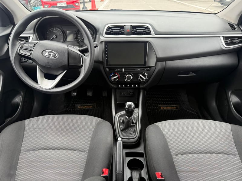 Hyundai VERNA CB 1.4 2020 - Imagen 12 de 20