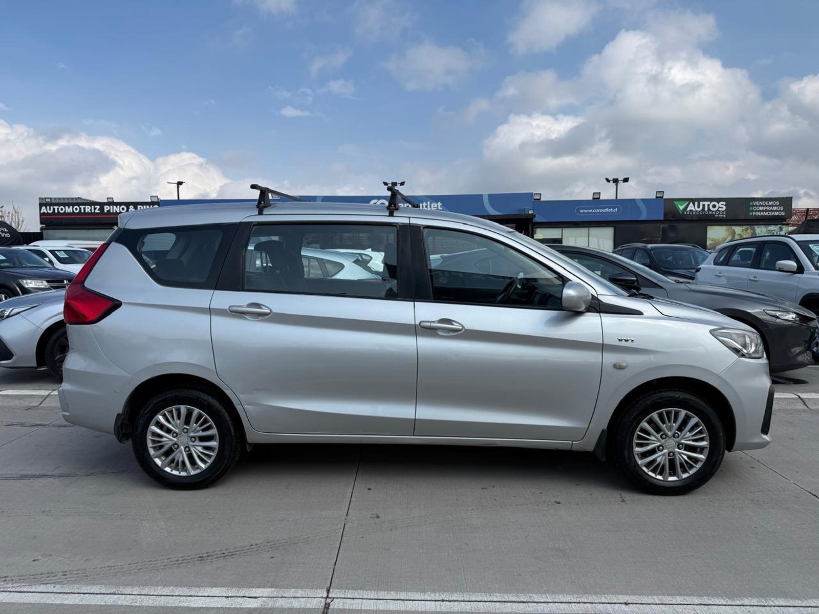 Suzuki ERTIGA GLX 1.5 2020 - Imagen 6 de 20