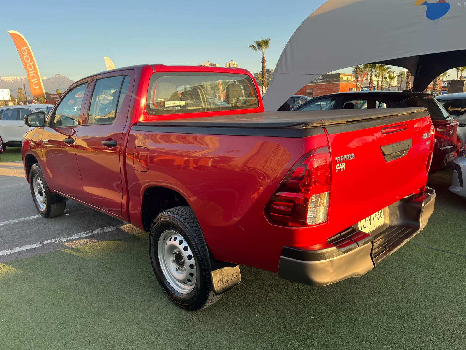 Toyota HI LUX DCAB MT 4X4 2.4 2024 - Foto 3 de 18