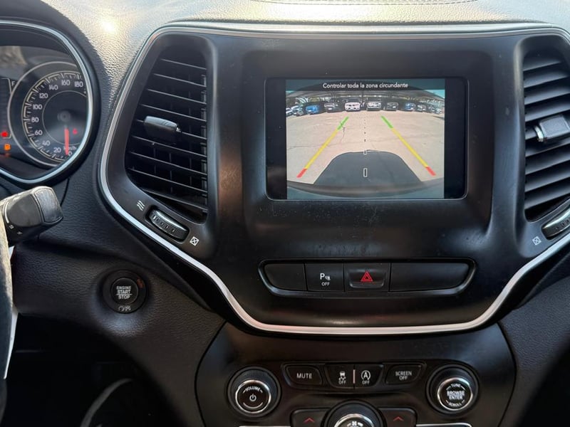 Jeep CHEROKEE LONGITUDE 4X2 2019 - Imagen 17 de 20