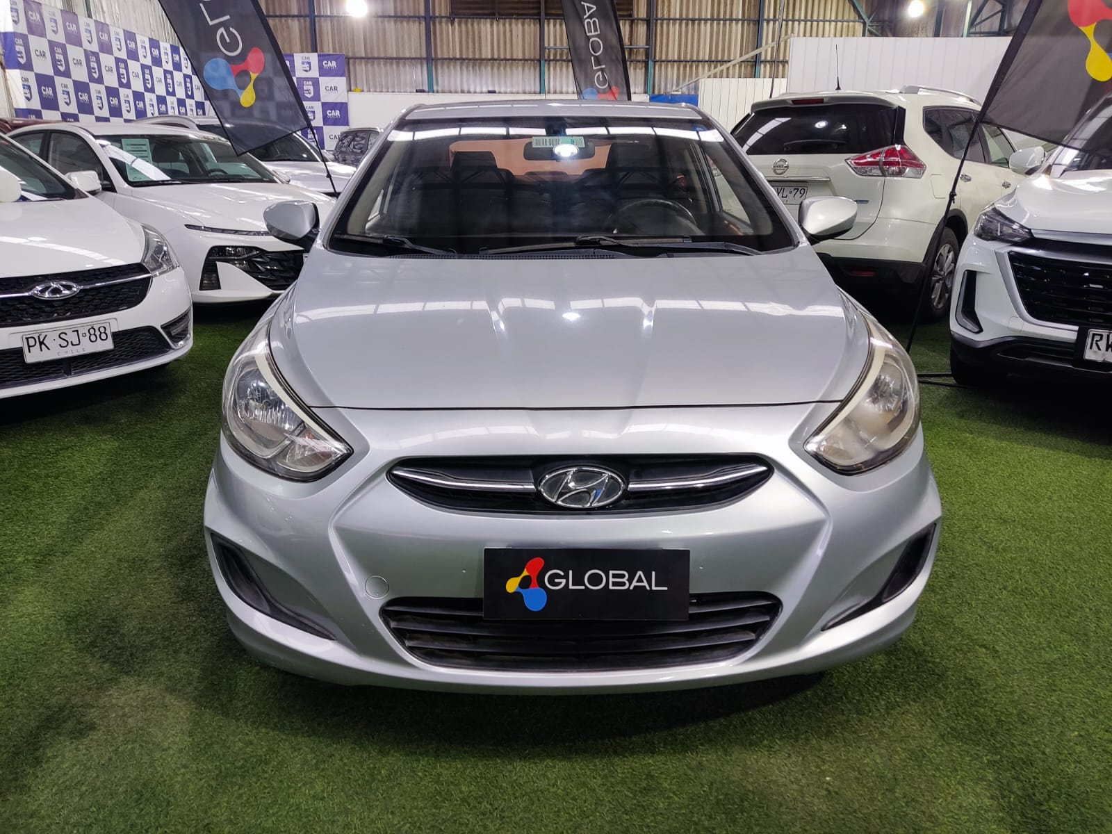 Hyundai ACCENT GL 1.4 2015 - Imagen 8 de 11