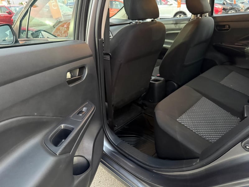 Nissan VERSA SENCE 1.6 2024 - Imagen 17 de 19
