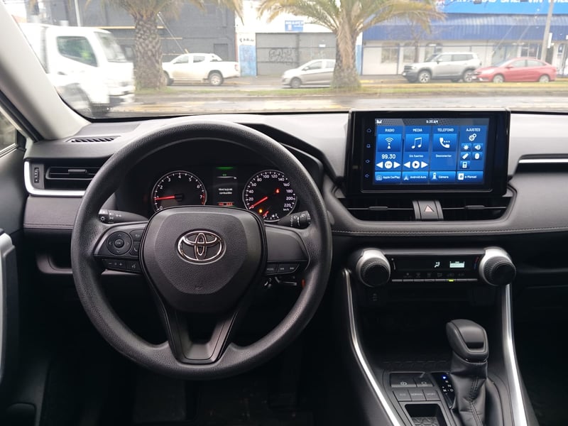 Toyota RAV4 4X2 2.0 AUT 2024 - Imagen 8 de 13