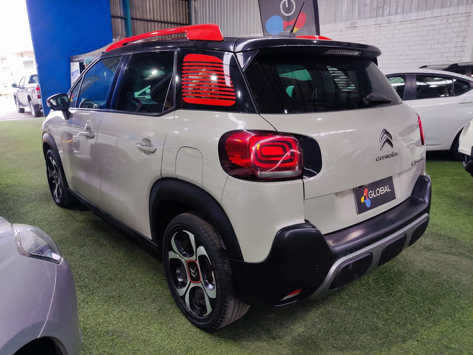 Citroën C3 HB 1.2 2018 - Foto 2 de 14