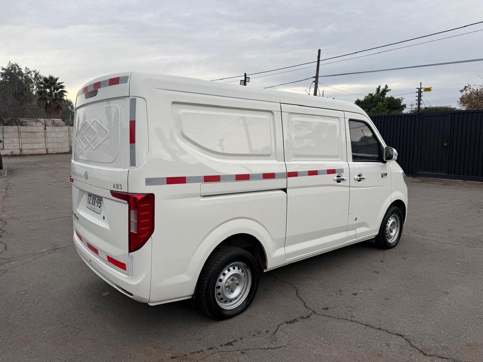KYC V3 CARGO VAN 1.5 2025 - Foto 5 de 20