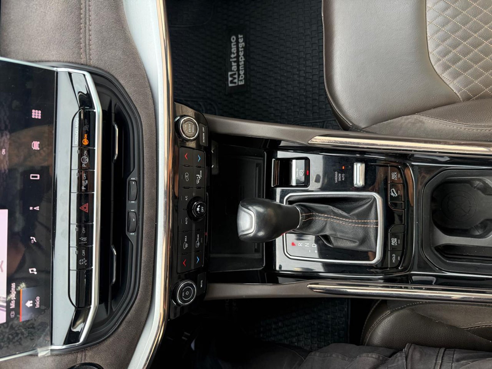 JEEP COMMANDER OVERLAND 4X4 2.0 AUT 2023 - Imagen 18 de 20