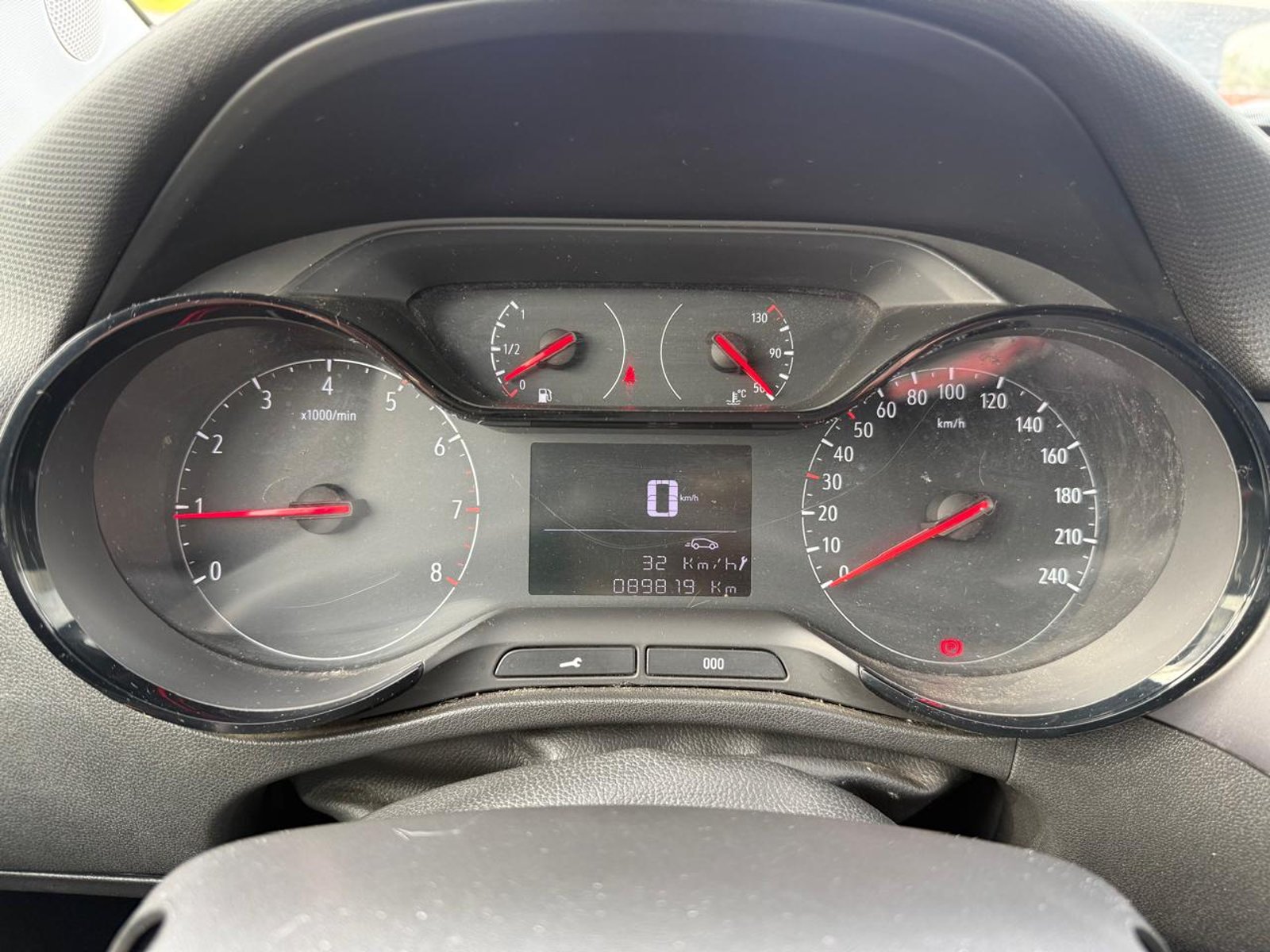 Opel CROSSLAND TD MT6 1.5 2020 - Imagen 14 de 19