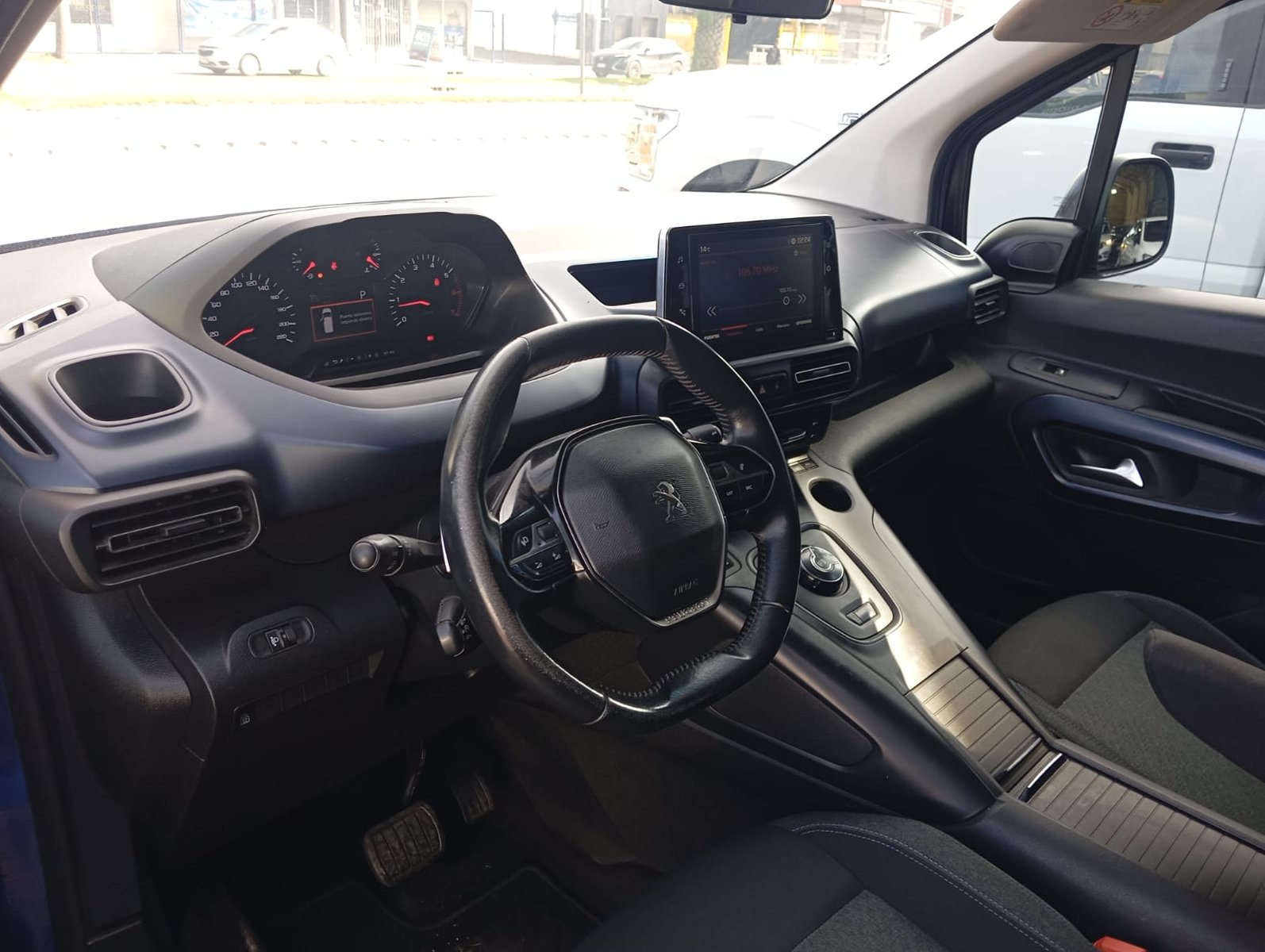 Peugeot RIFTER PURETECH 130 1.2 AUT 2023 - Imagen 13 de 13