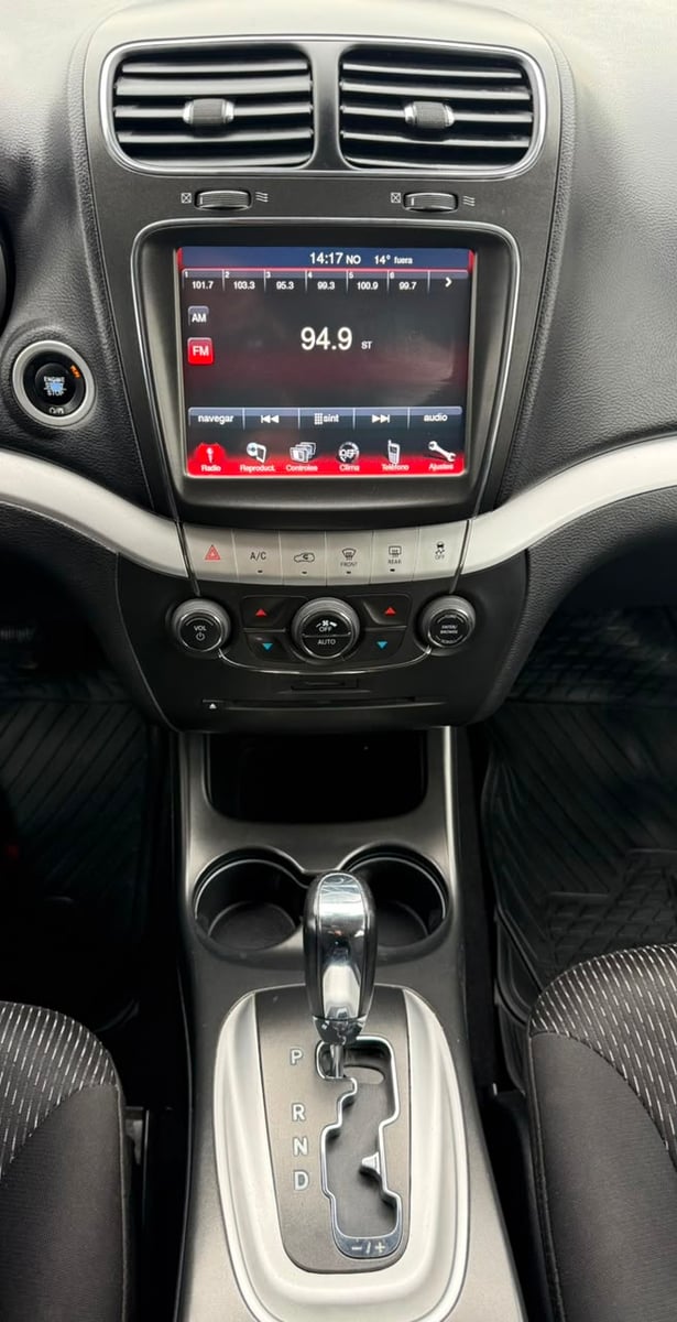 Dodge JOURNEY SE 2.4L AT 2018 - Imagen 15 de 19