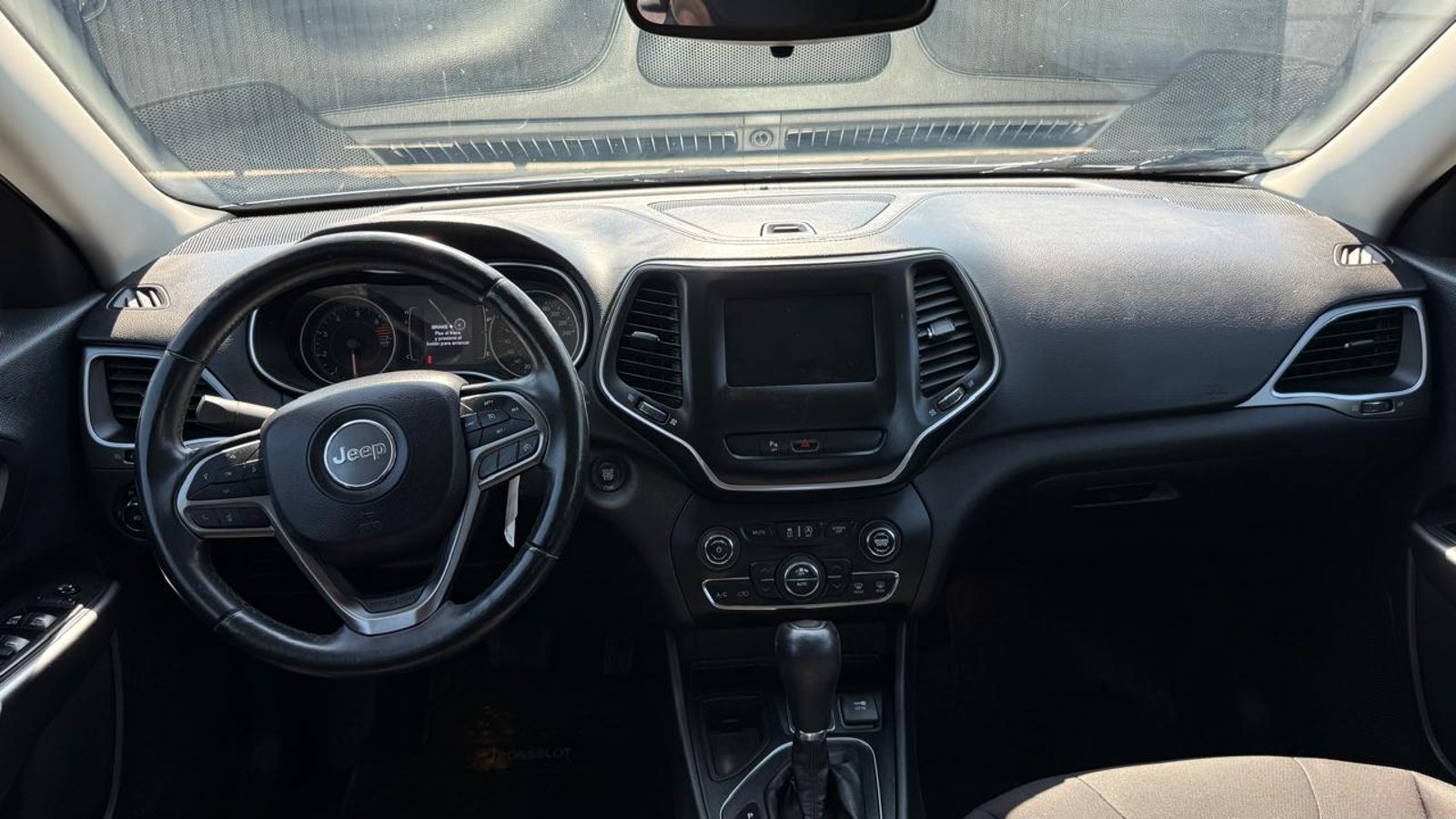 Jeep CHEROKEE LONGITUDE 4X2 2019 - Imagen 13 de 20